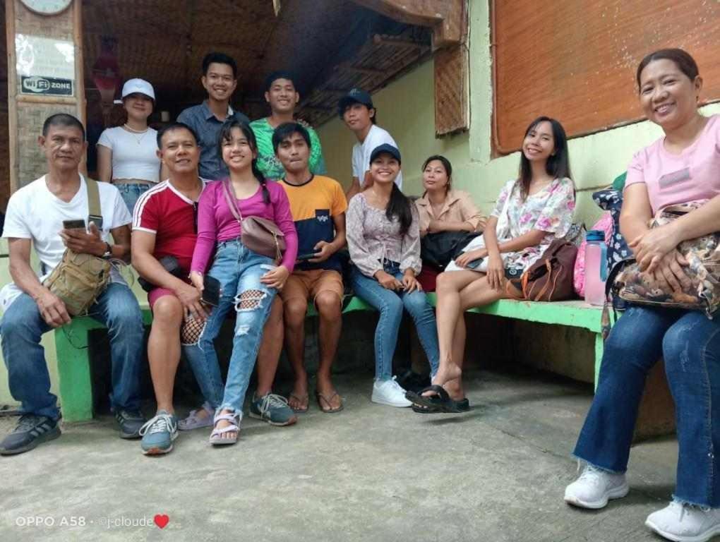 Готель Bambooze Hauz Balabag  Екстер'єр фото