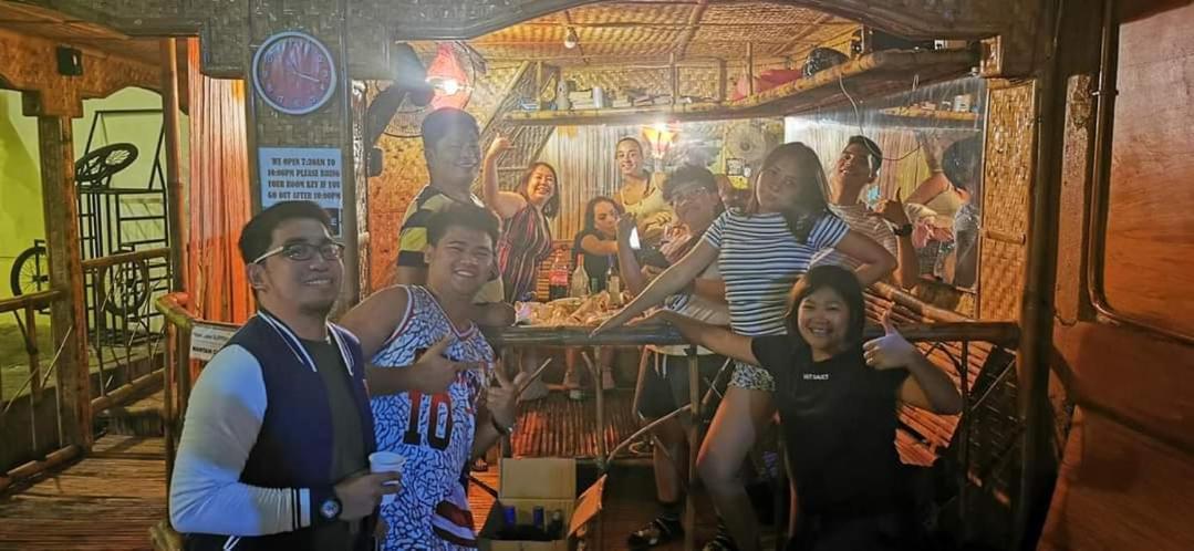 Готель Bambooze Hauz Balabag  Екстер'єр фото