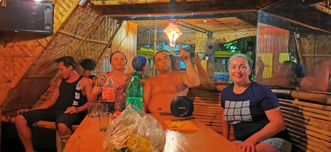 Готель Bambooze Hauz Balabag  Екстер'єр фото